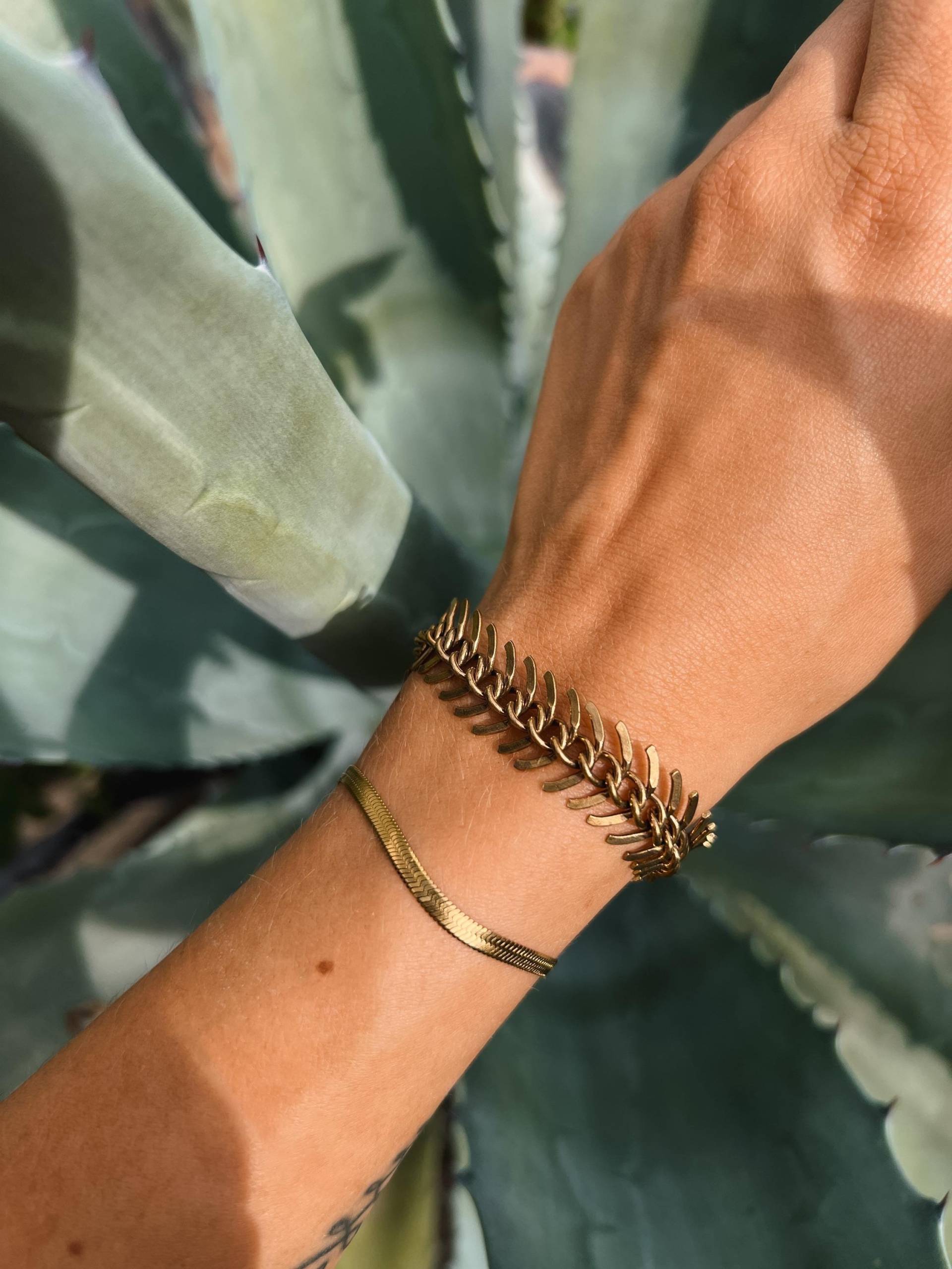 Fischgräten Armband Gold // Boho Statement Schmuck | Vintage Gothic Festival & Punk Style Unikat von ShellyCreatesShop