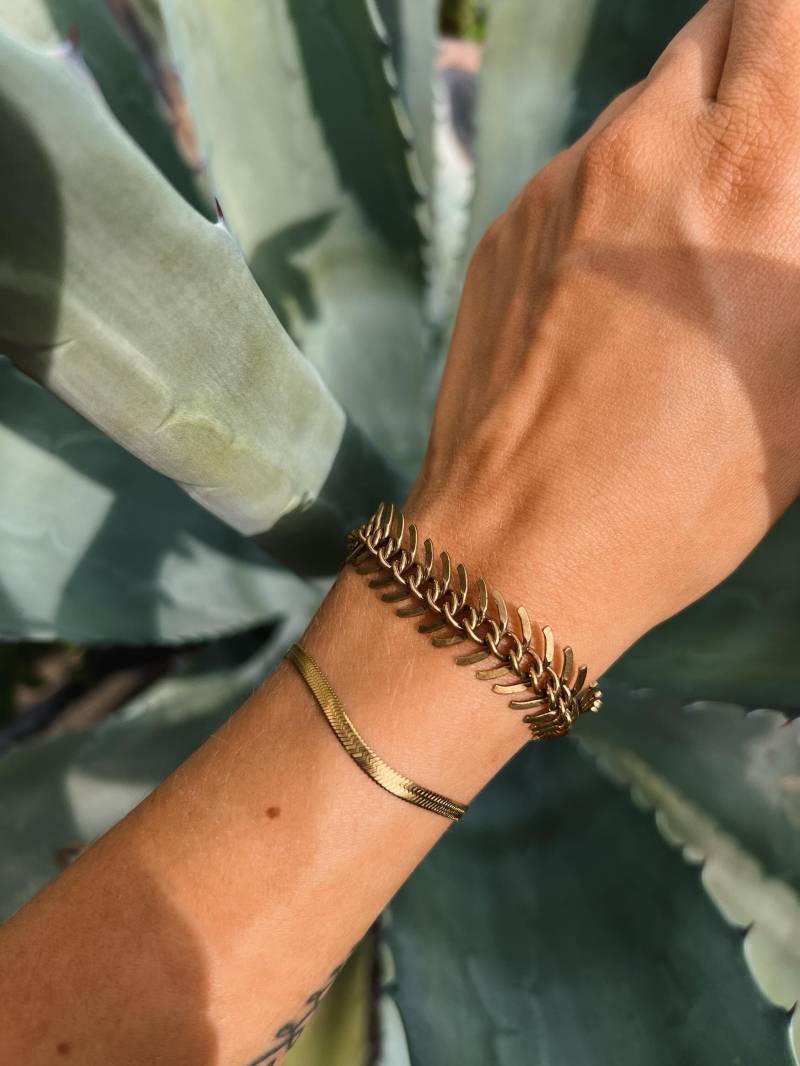 Fischgräten Armband Gold // Boho Statement Schmuck | Vintage Gothic Festival & Punk Style Unikat von ShellyCreatesShop