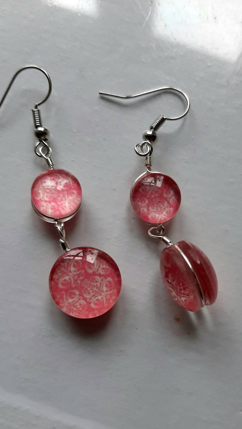 Hübsche Pinkfarbene Doppelseitige Glasohrringe von ShelmagilsTrinkets