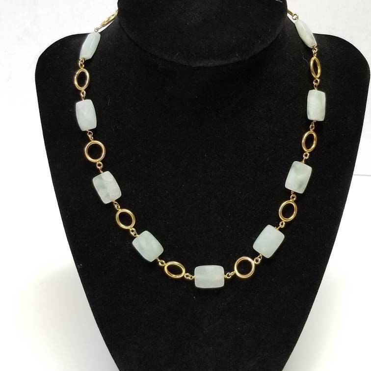 Vintage Halskette Gold Vermeil Über Sterling Silber Mit Grünen Jade Steinen von ShenValleyJewellers