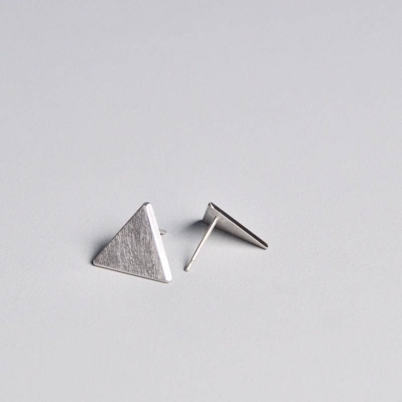 Inside Out Schlichte Ohrringe Serie - Dreieck | Dezenter & Hervorgehobener Rand Strukturiert Oxidiert Vergoldetes Sterling Silber von ShengZhangStudio