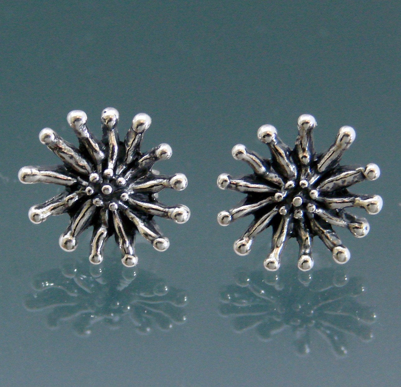Anemone Post Ohrringe Anemone Post Ohrringe von SheppardHillDesigns