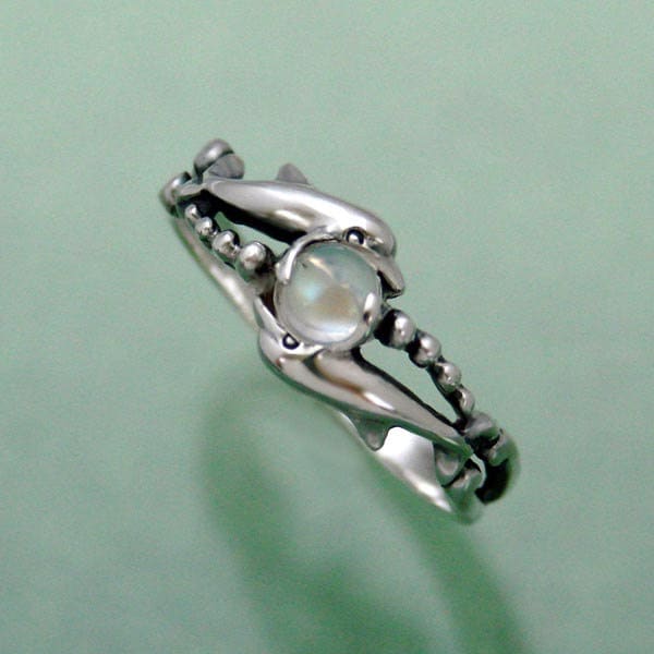 Zwei Delfine Mit Kristall Regenbogen Mondstein Ring Größen 2 Bis 13 Zwei Delfine Mit Kristall Regenbogen Mondstein Ring Größen 2 Bis 13 von SheppardHillDesigns