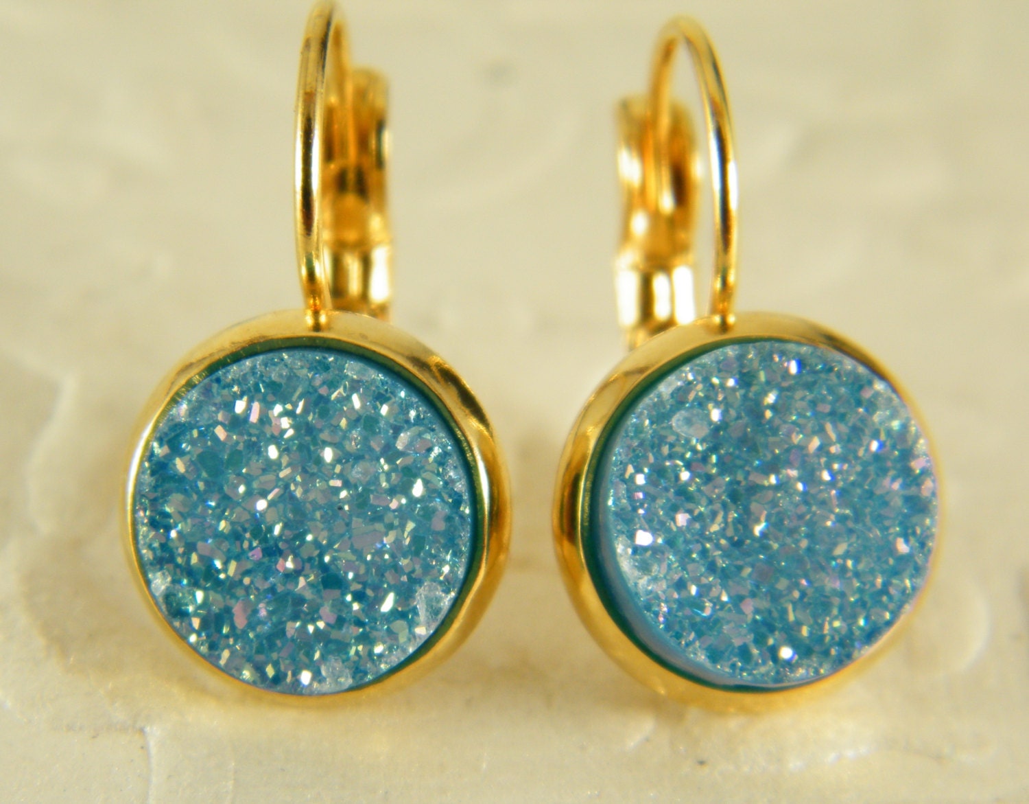 Blau Gold Ohrringe, Druzy Lithe Blaue Funkelnde Brautjungfer Glänzende Geschenk Für Sie von SheriEthnicJewelry