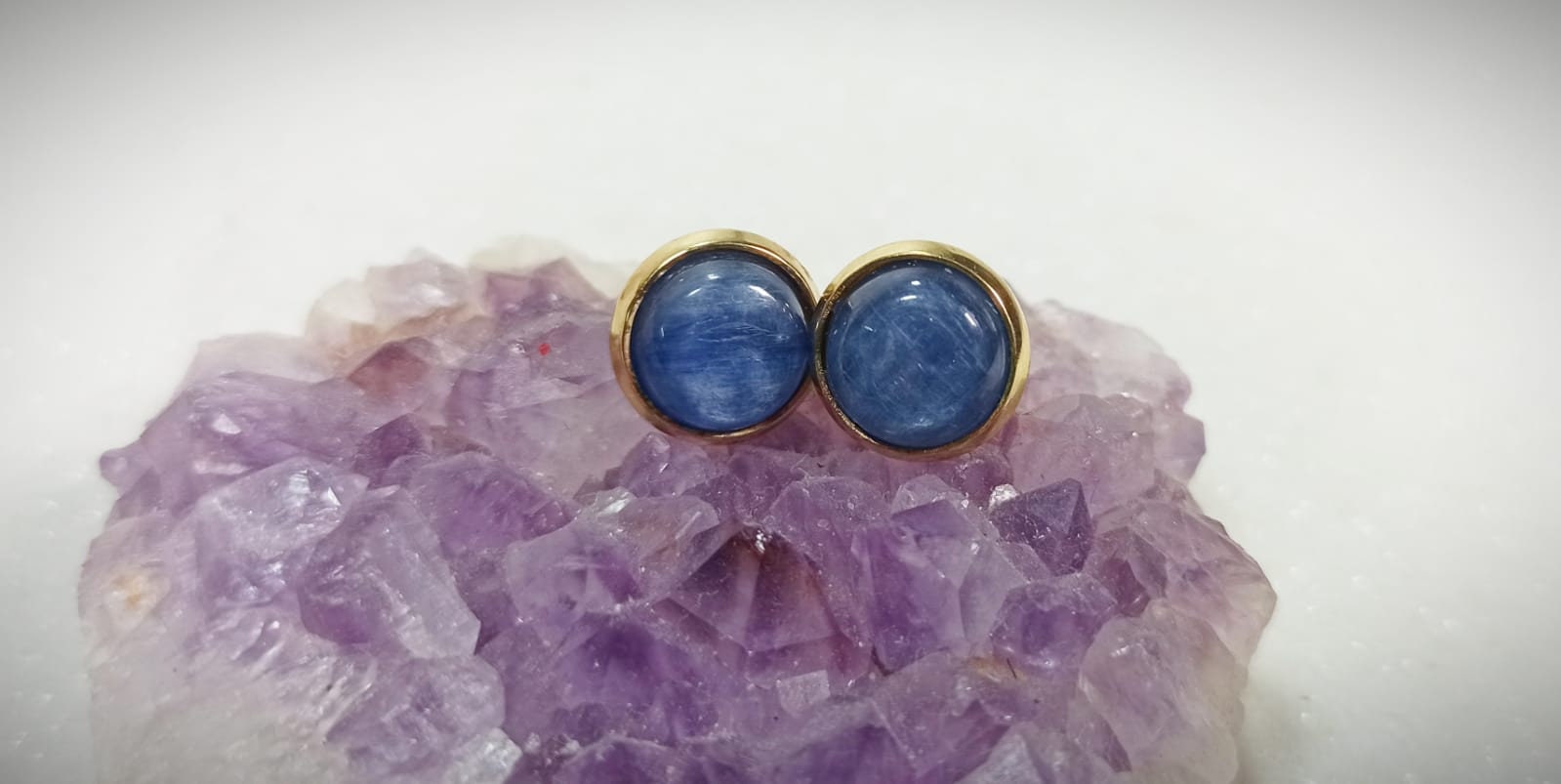 Blau Gold Ohrringe, Kyanit Ohrstecker, Dunkelblaue Stein Post Edelstein, Gold Filled Geschenk Für Sie von SheriEthnicJewelry