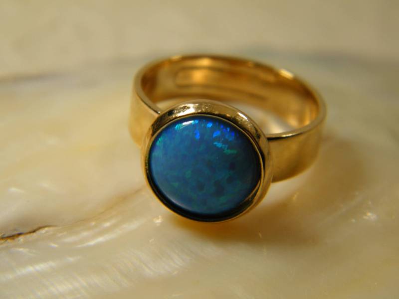 Blauer Opal Gold Verstellbarer Ring von SheriEthnicJewelry