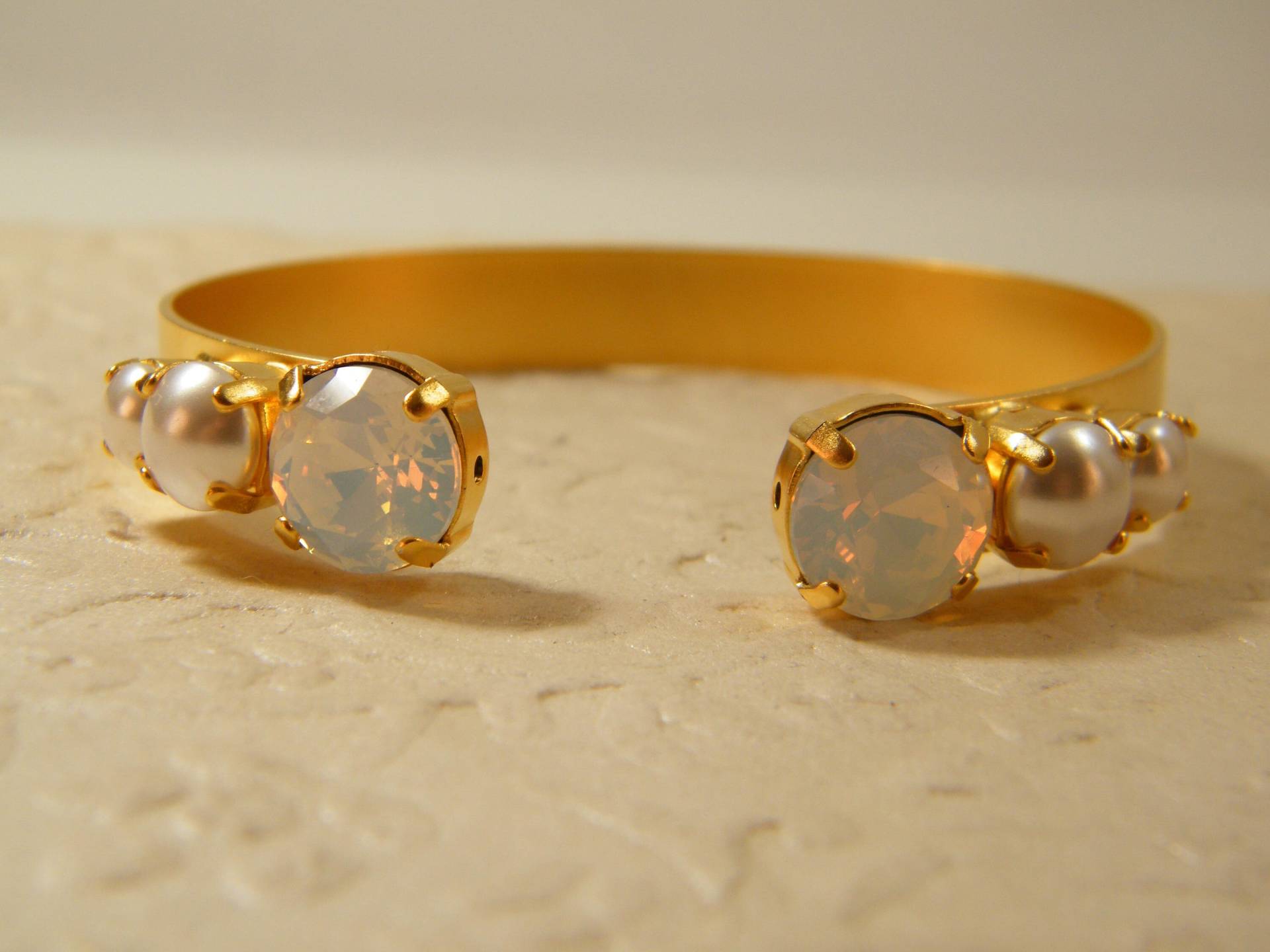 Braut Gold Perlen Armreif von SheriEthnicJewelry