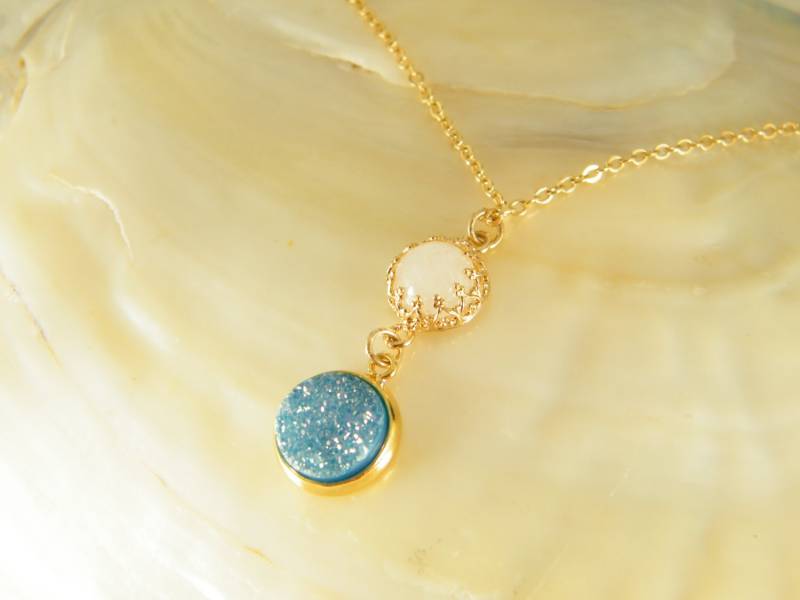 Gold Druzy Halskette, Mond Stein Gefüllt Weißer Anhänger, Edelstein Geschenk Für Sie, Brautjungfer Schmuck von SheriEthnicJewelry