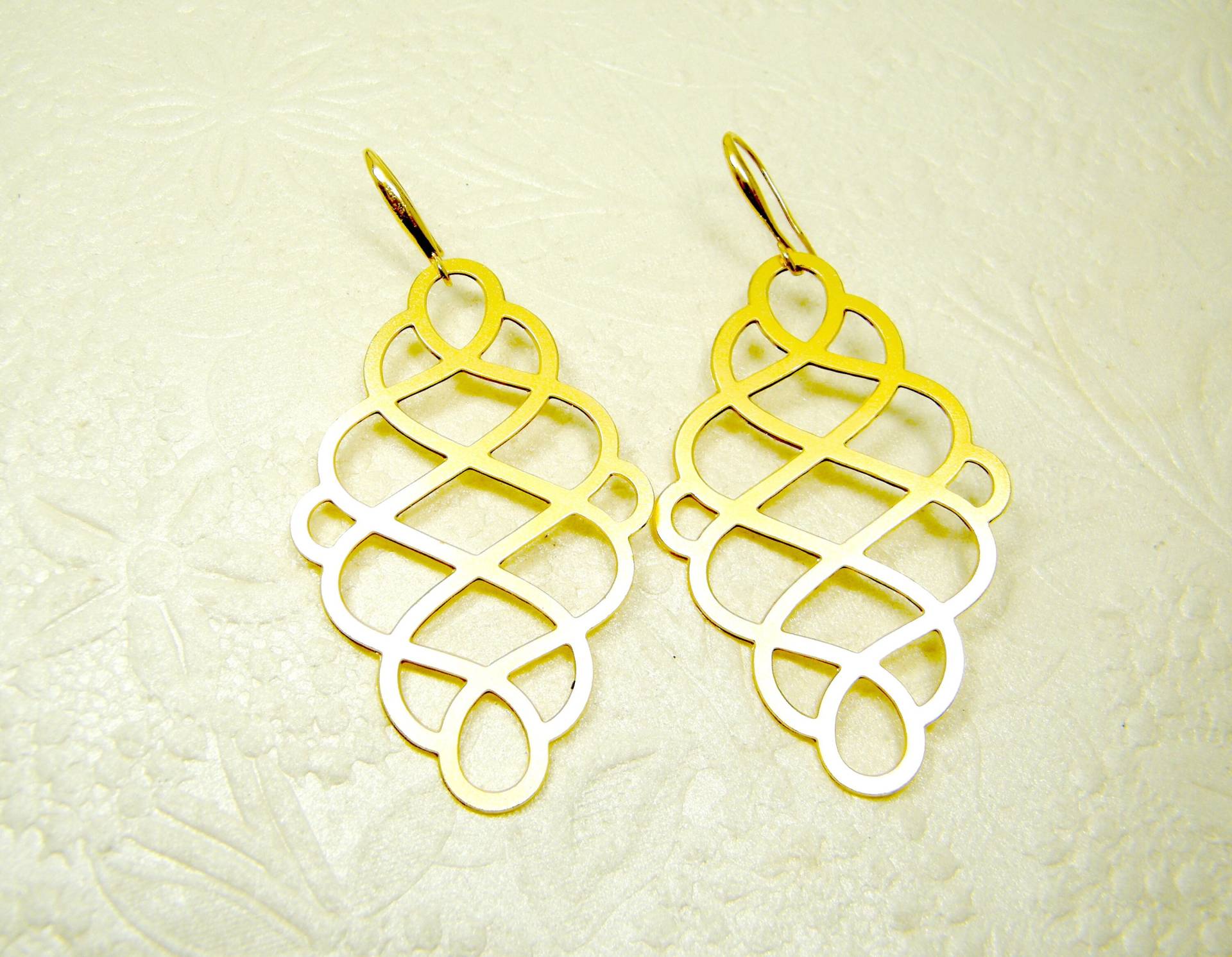 Gold Gefüllt Mandala Ohrringe von SheriEthnicJewelry