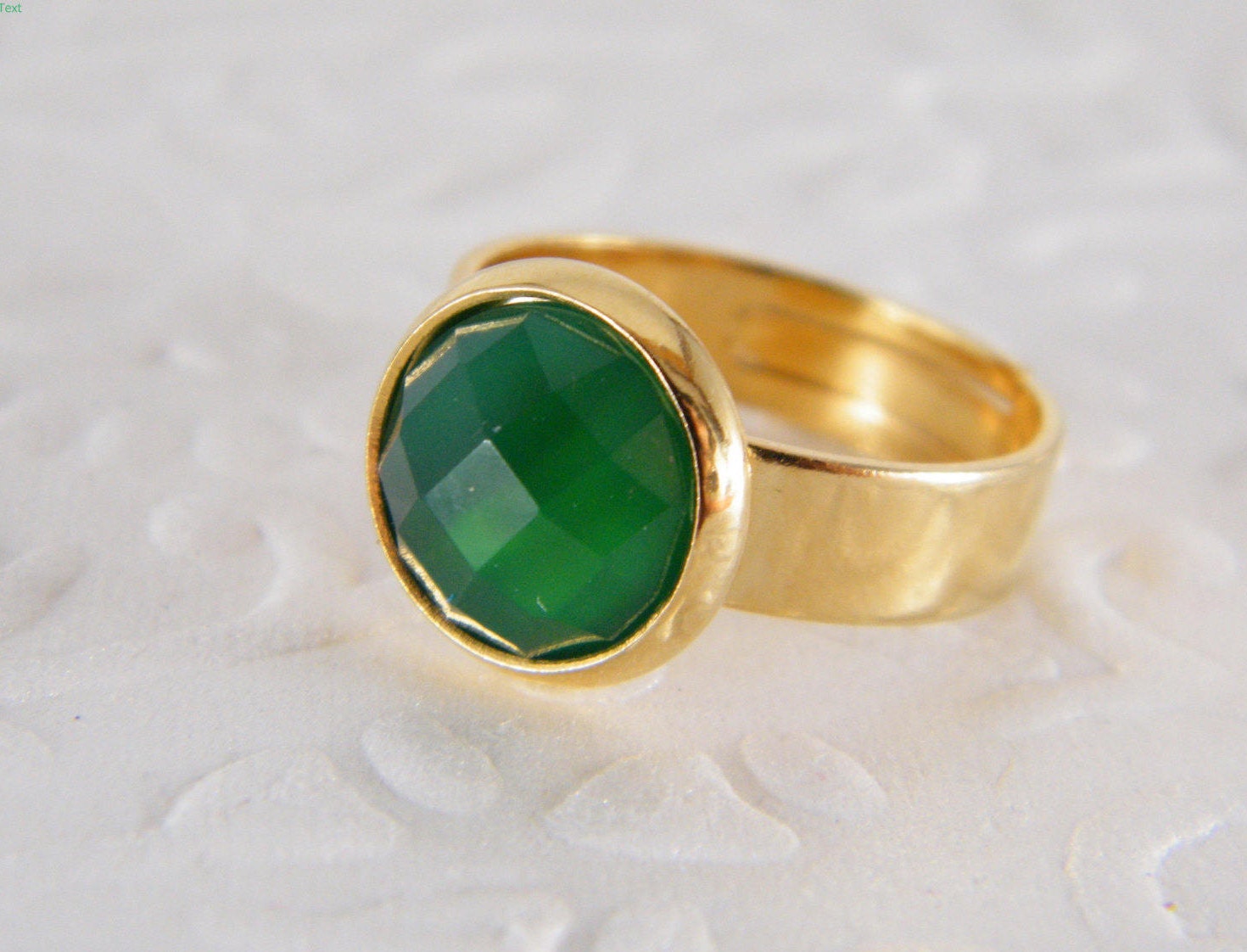 Grüner Achat Edelstein Vergoldet Ring von SheriEthnicJewelry