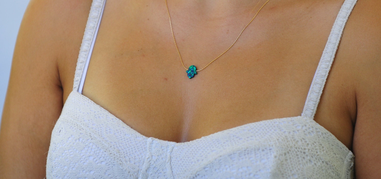 Hamsa Halskette, Blauopal Hamsa, Gold Gefüllt Kleine Anhänger, Fatima Hand Schmuck, Auge Israel Schmuck von SheriEthnicJewelry