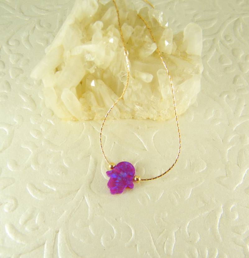 Hamsa Halskette, Lila Opal Hamsa, Gold Gefüllt Kleine Anhänger, Fatima Hand Schmuck, Auge Amethyst Schmuck von SheriEthnicJewelry