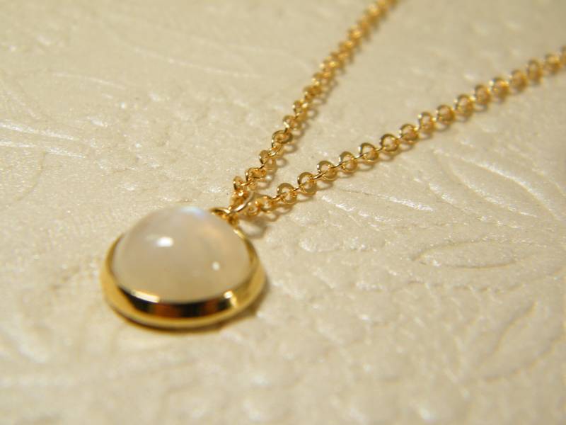 Mondstein Halskette, Gold Gefüllt Edelstein-Anhänger, Mondstein-Anhänger, Weißen Stein Anhänger, Birthstone Geschenk Für Sie Mondstein Halskette, Gold Gefüllt Edelstein-Anhänger, Mondstein-Anhänger, Weißen Stein Anhänger, Birthstone Geschenk Für Sie von SheriEthnicJewelry