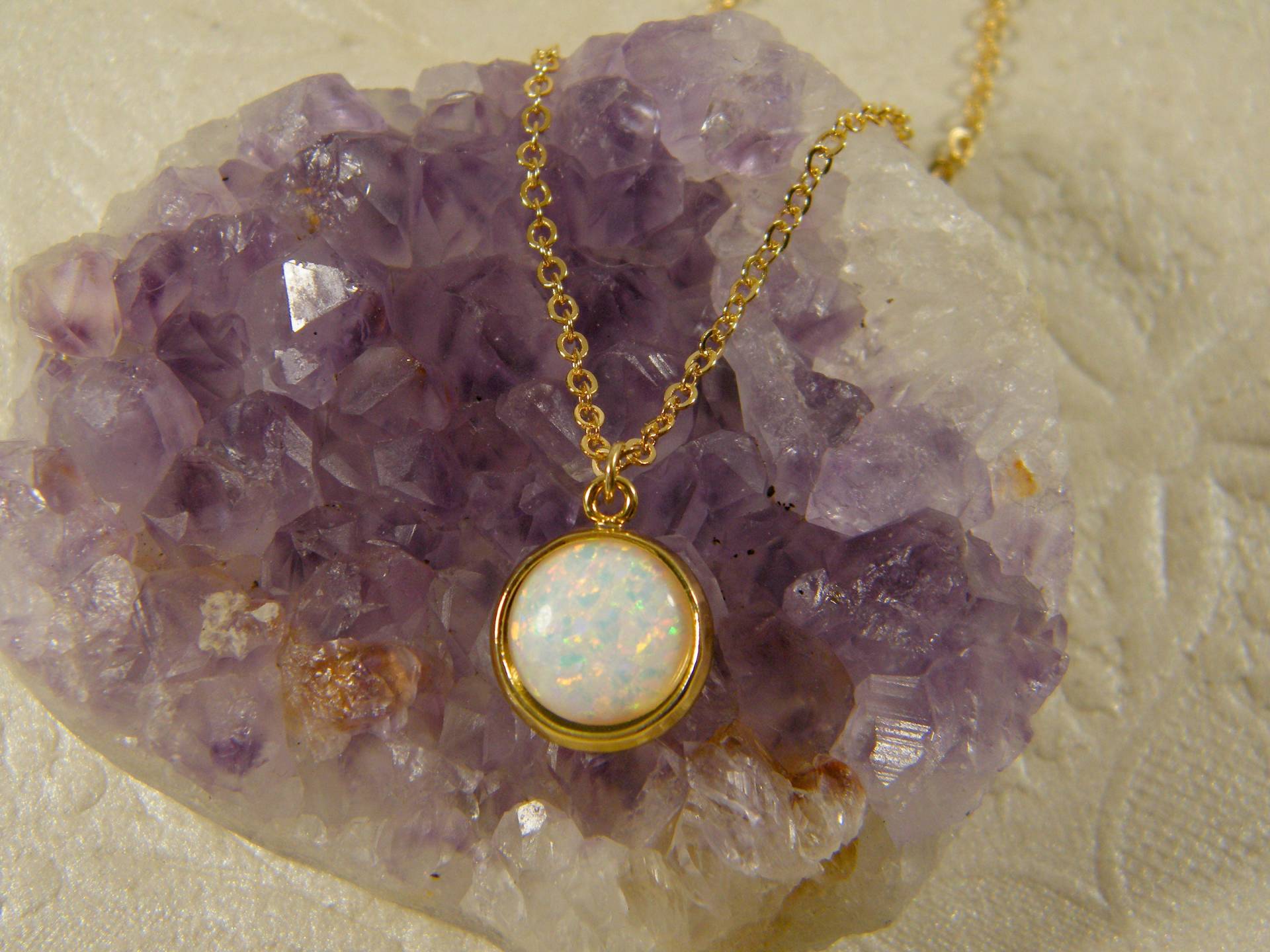 Opal Gold Halskette, Gold Gefüllt Weiße Anhänger, Braut Hochzeitsschmuck, Geschenk Für Sie, Zierliche Schmuck von SheriEthnicJewelry