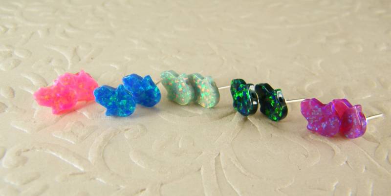 Opal Ohrringe, 5 Farbe Hamsa Ohrstecker, Opal-Ohr-Ohrringe, Sterling Silber Glänzende Schmuck, Frauen-Mädchen-Geschenk von SheriEthnicJewelry