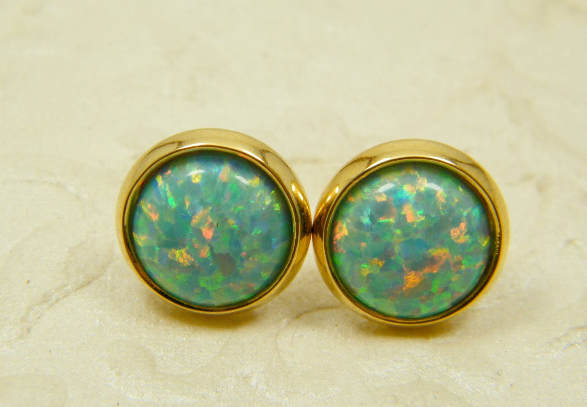 Opal Ohrringe, Blau Edelstein Stein Ohrstecker Gold Gefüllt Post Brautjungfer Schmuck, Blumenohrringe, Schmuck von SheriEthnicJewelry