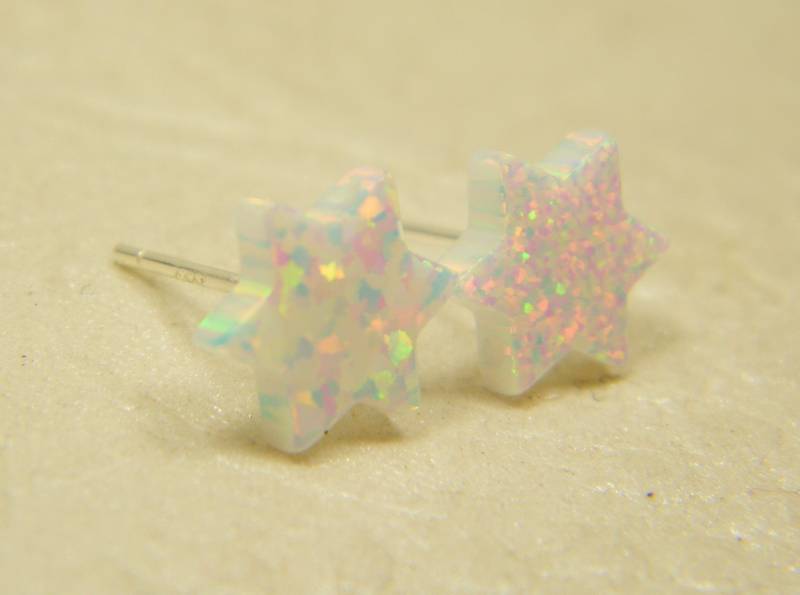 Opal Stern Ohrringe, Sterling Silber Ohrstecker, Weiße Stein Geschenk Für Mädchen, Kleine Ohrringe von SheriEthnicJewelry