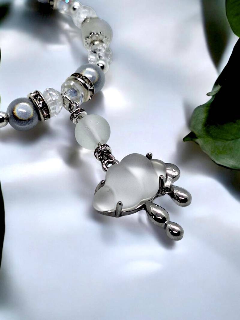Beaded White Silver Bracelet With Cloud Umbrella Charms Pearl Fashion Jewelry Gift For Women & Girls Raindrops Autumn Fall Winter Beaded White Silver Bracelet With Cloud Umbrella Charms Pearl Fashion Jewelry Gift For Women & Girls Raindrops Autumn Fall Winter von SherlyPearlyJewelry