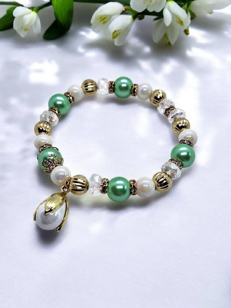 Hübsches Armband Bracelet Knospe Blüten Blumen Perlen Anhänger Charms Schmuck Geschenk Geburtstag Elastisch Frühling Spring Weiß Gold Grün Hübsches Armband Bracelet Knospe Blüten Blumen Perlen Anhänger Charms Schmuck Geschenk Geburtstag Elastisch Frühling Spring Weiß Gold Grün von SherlyPearlyJewelry
