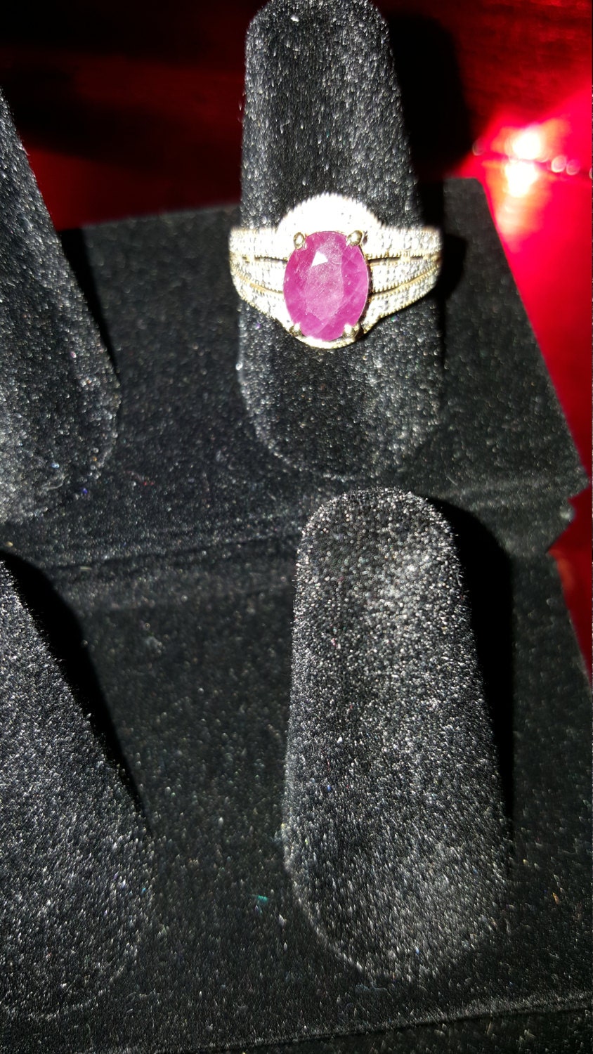 10K Gelb Gold Rubinring 10K Gelb Gold Rubinring von SherrLBellaCreations