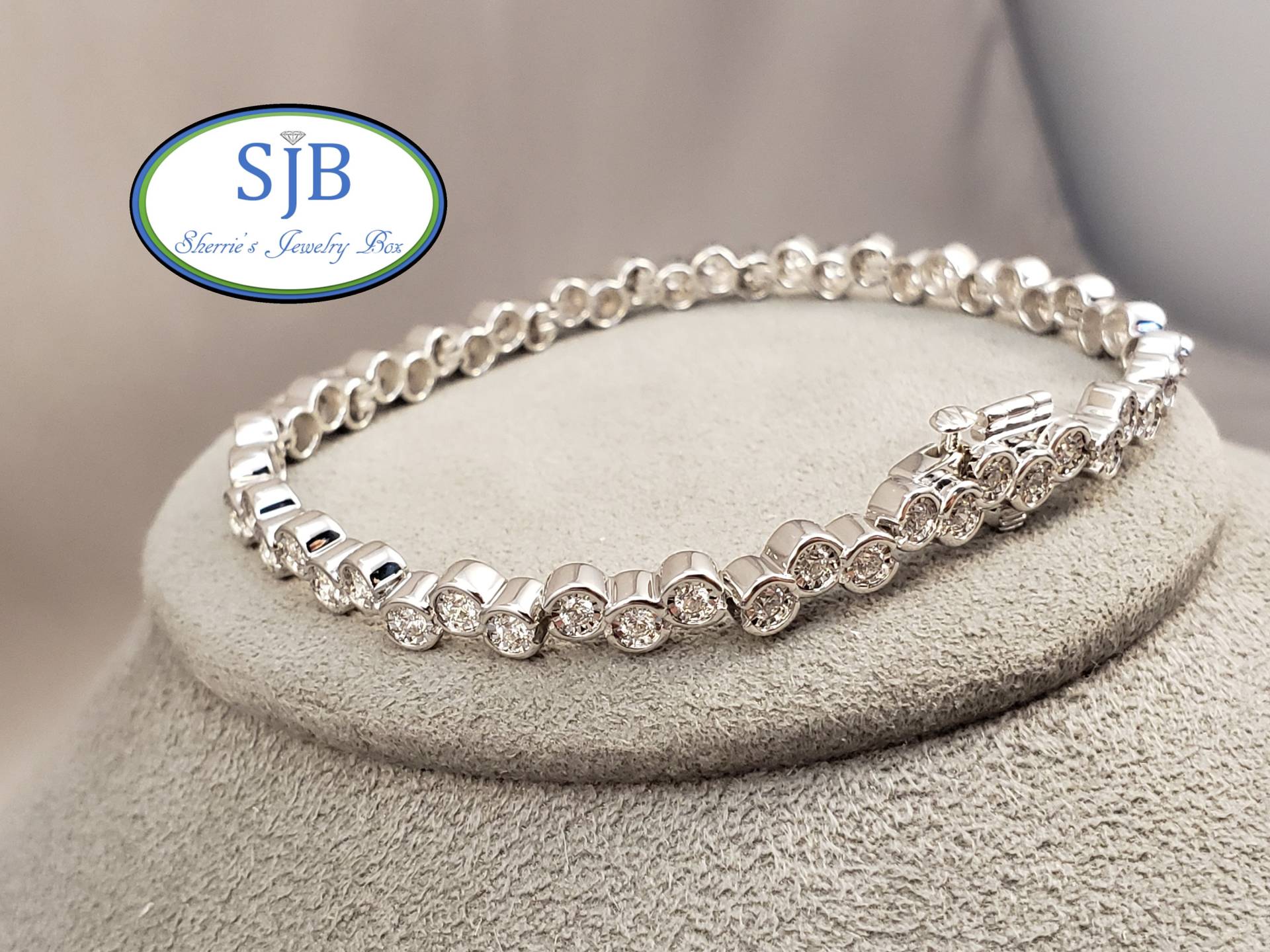 Diamant Armbänder, 14K Weißgold Armband, Lünette Set Jubiläum Stapelbare April Birthstone, # B271 von SherriesJewelryBox