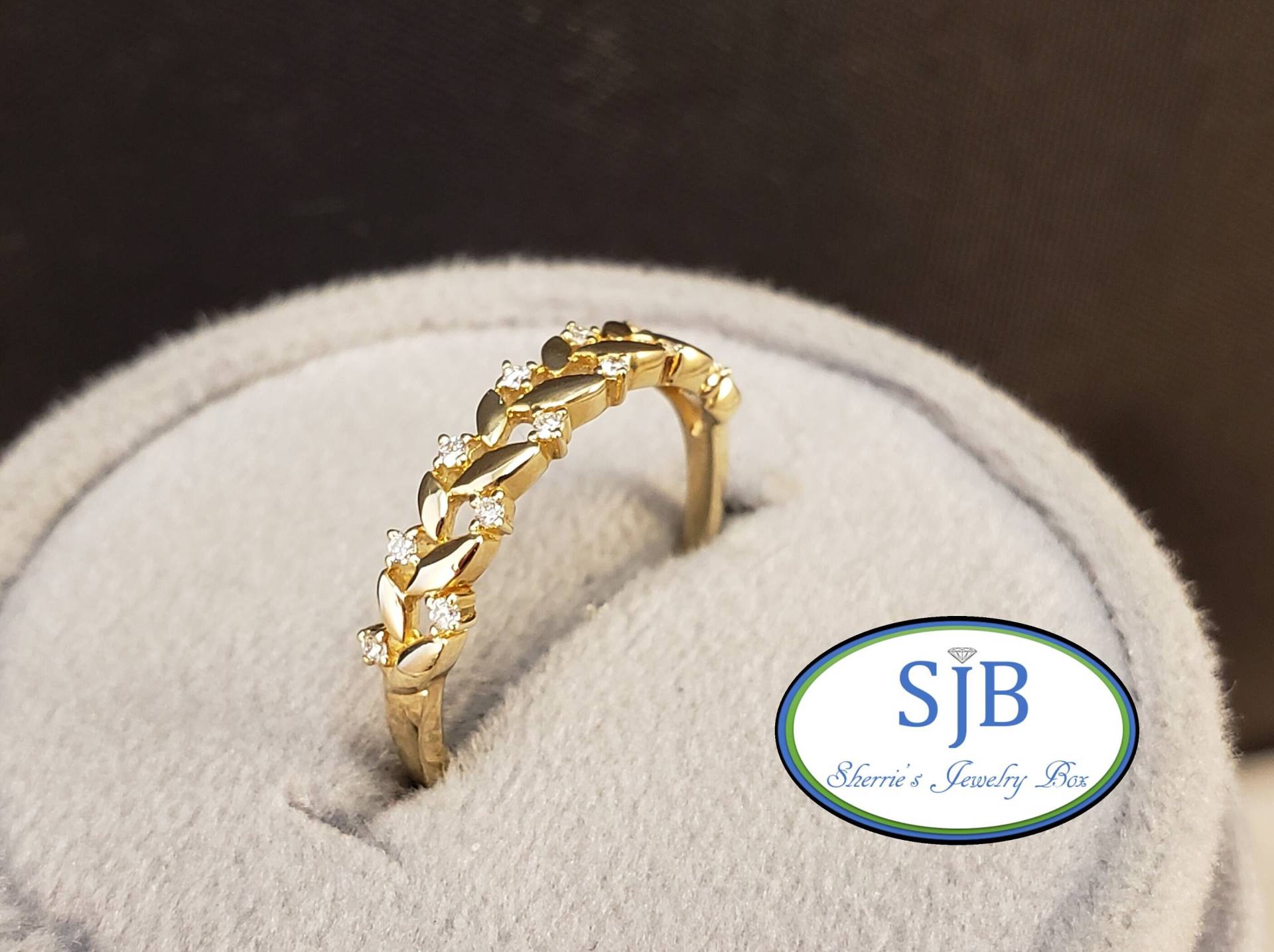 Diamantbänder, 14-Karat-Diamantringe, 14-Karat-Gelbgold-Diamantband, Designer-Bänder, Stapelbare Bänder, April-Geburtsstein-Schmuck, Größe 6 von SherriesJewelryBox