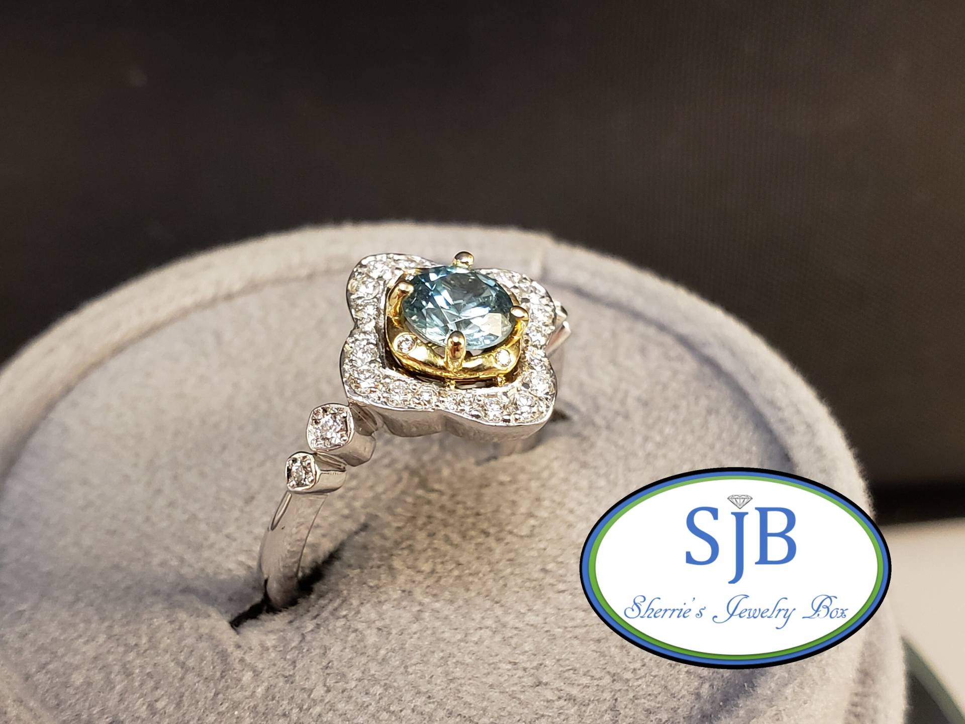 Diamant Ring, 14K Blau Zirkon, Hal Diamondo Weißgold Ring Mit Gelbgold Besatz, Grösse 6.75, #r852 von SherriesJewelryBox