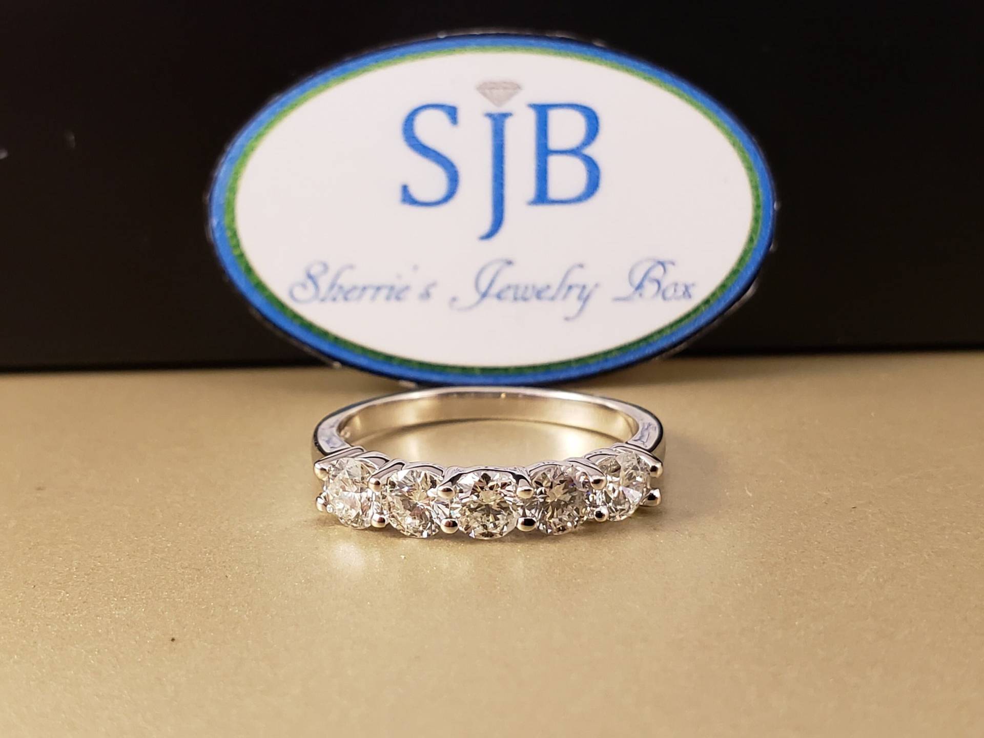 Diamantbänder, 14-Karat-Diamantringe, 14-Karat-Weißgold-Diamantband Mit 5 Steinen, 1 Karat Diamant-Jubiläumsband, Stapelbare Ringe Größe 6, 5, #r906 von SherriesJewelryBox