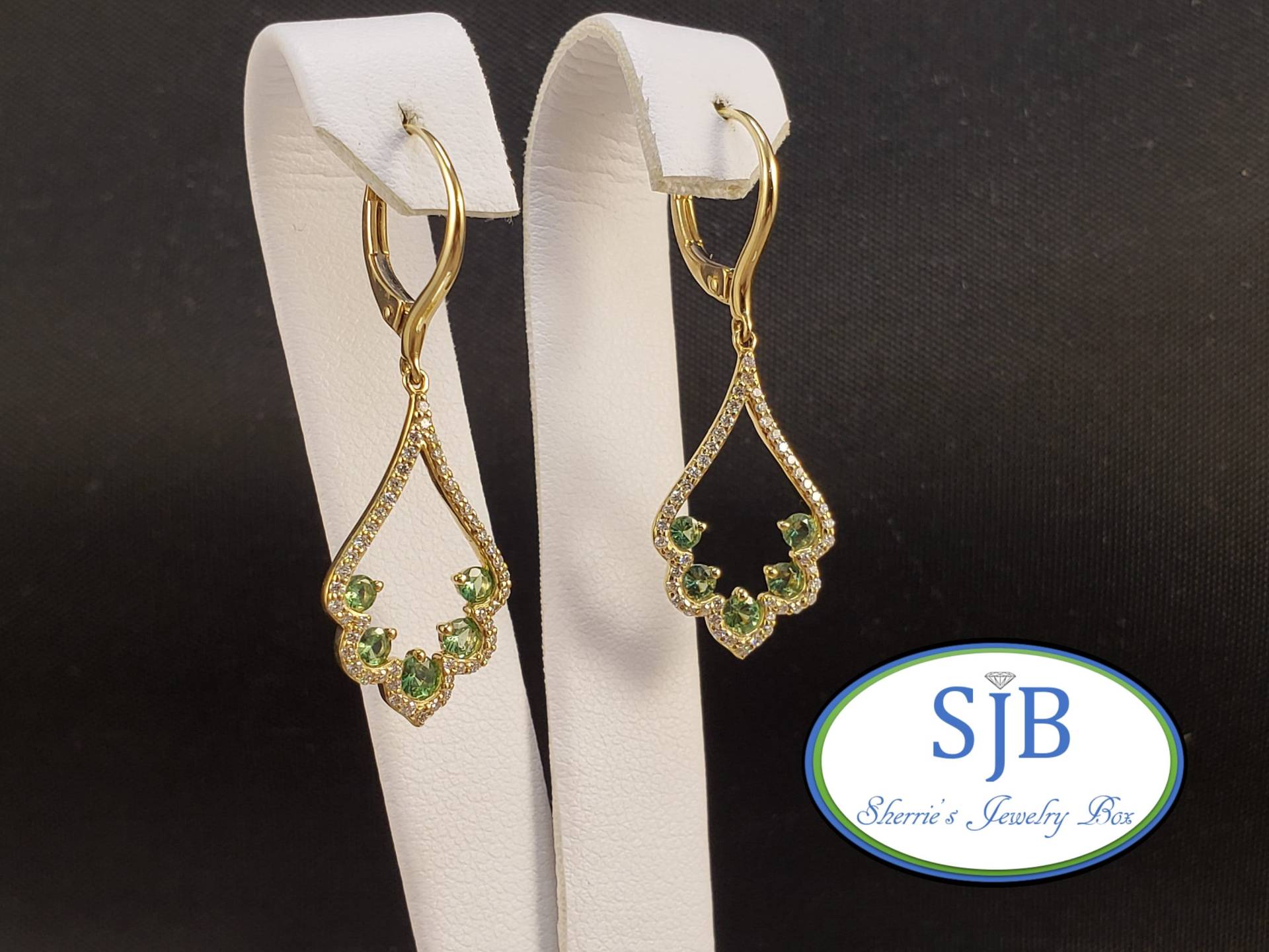 Granat Ohrringe, Grüner 14K Gelbgold Und Diamant Halo Tsavorit #e1593 von SherriesJewelryBox