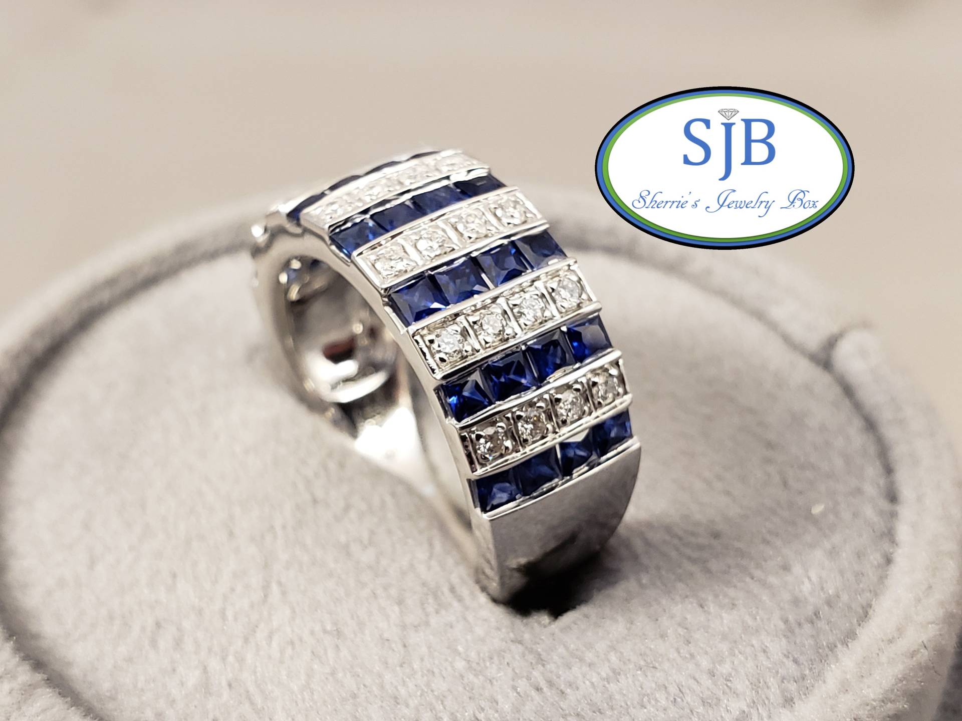 Saphirringe, Saphir - Und Diamantbänder, 14-Karätiges Weißgold-Band Mit Blauem Saphir Diamant, Jubiläumsbänder, Stapelringe, Größe 6, 5, #r1055 von SherriesJewelryBox