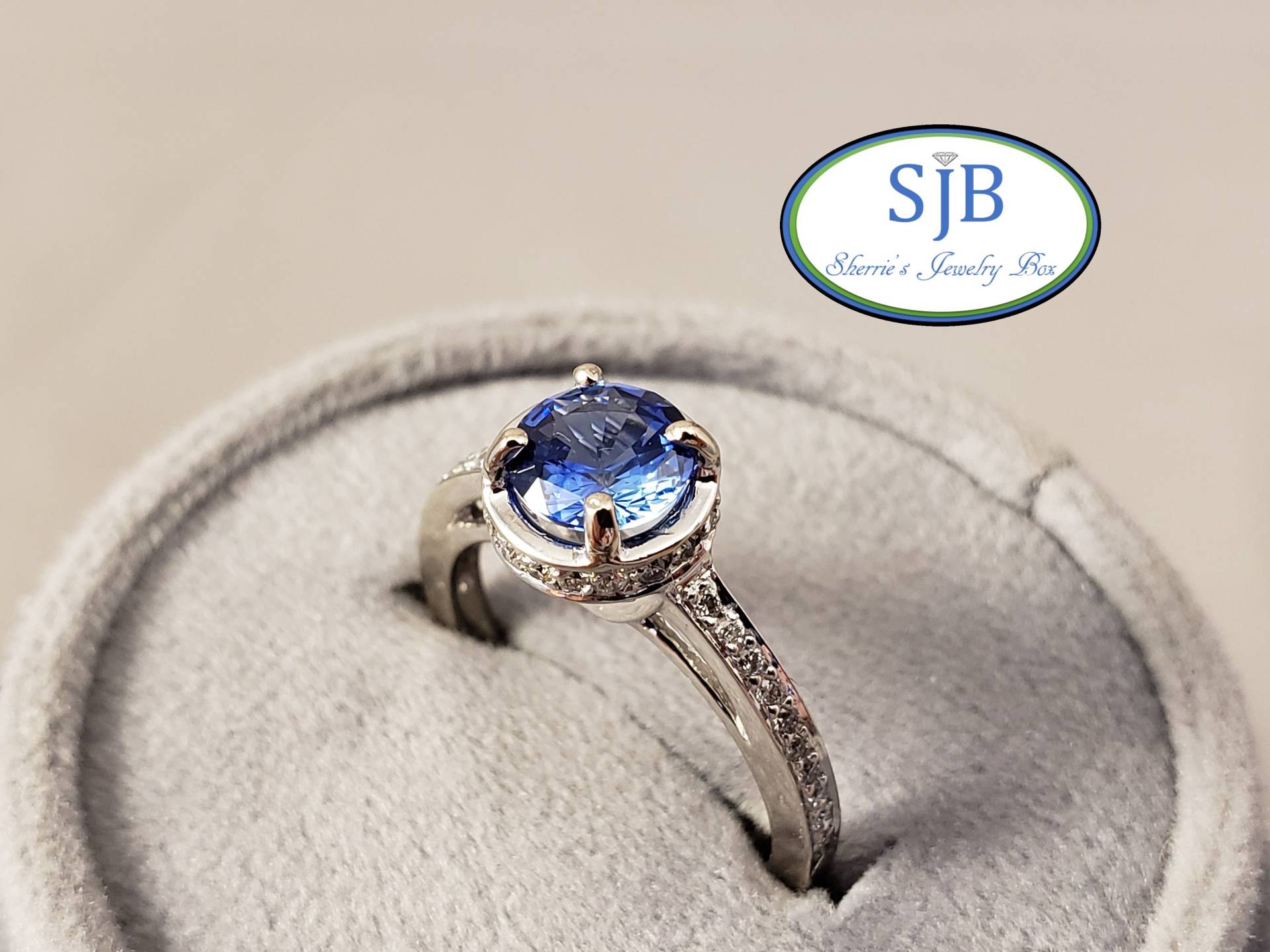Saphirring, Saphir Verlobungsringe, 14K Weißgold & Diamant Halo Ring, Stapelbare Ringe, Größe 7, 25 #bt147 Saphirring, Saphir Verlobungsringe, 14K Weißgold & Diamant Halo Ring, Stapelbare Ringe, Größe 7, 25 #bt147 von SherriesJewelryBox
