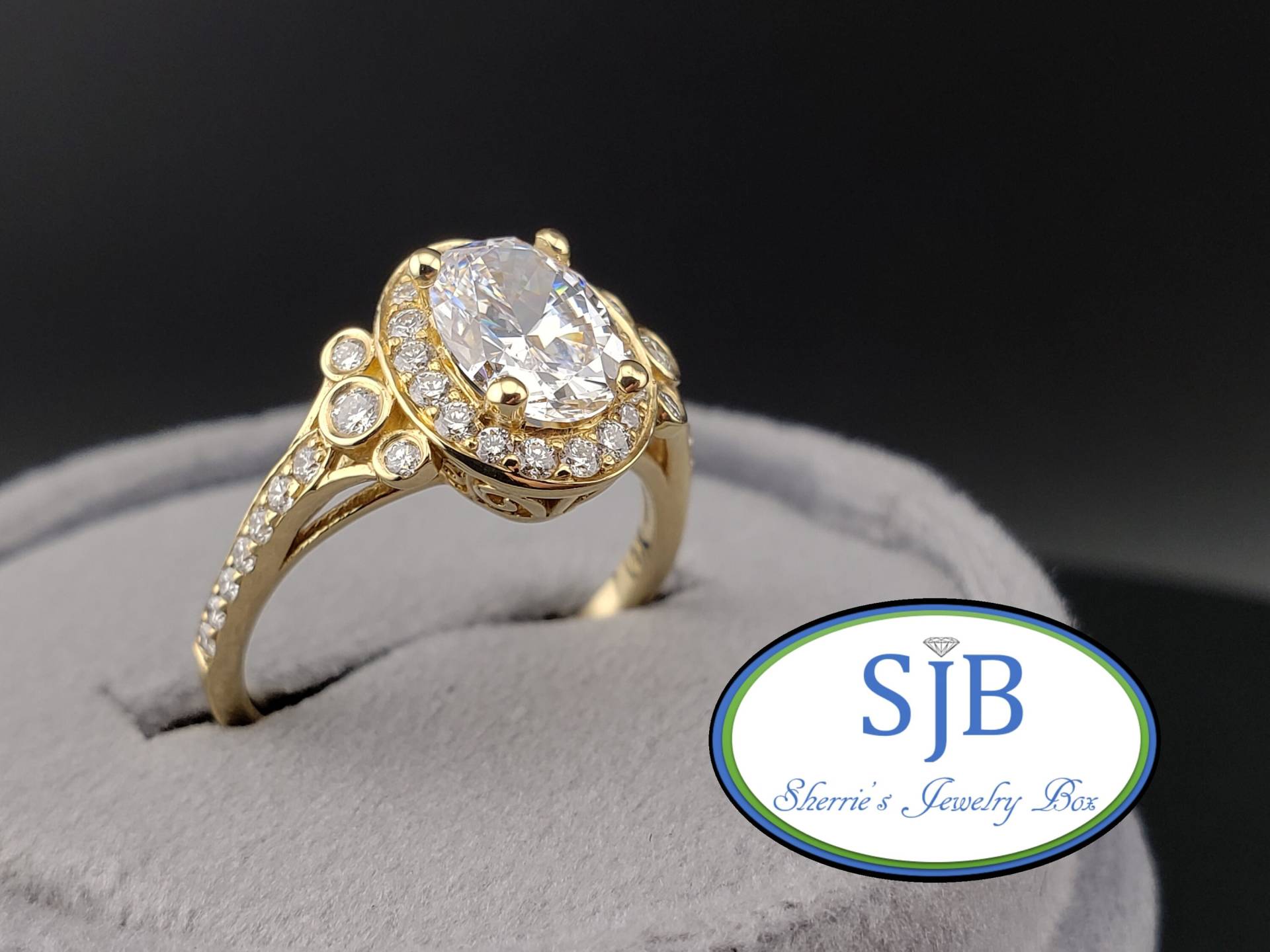 Verlobungsringe, 14K Diamant Verlobungsring, Oval Ringe, Vintage Style Gelbgold Halo Ring, Grösse 6.25, #bt674 von SherriesJewelryBox