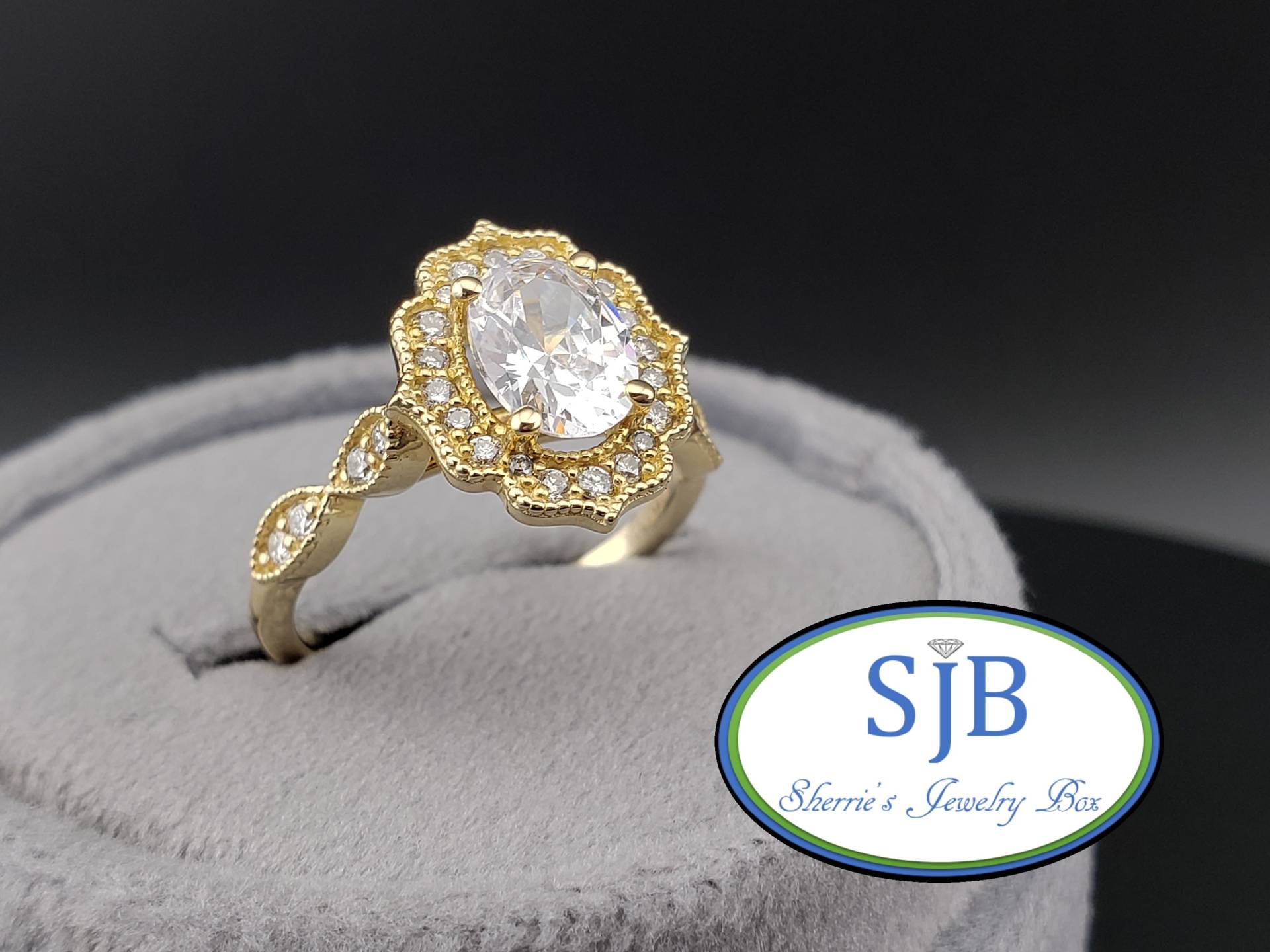 Verlobungsringe, 14K Gelbgold Diamant Verlobungsring, Oval Halo Vintage Stil Größe 7, #bt708 von SherriesJewelryBox