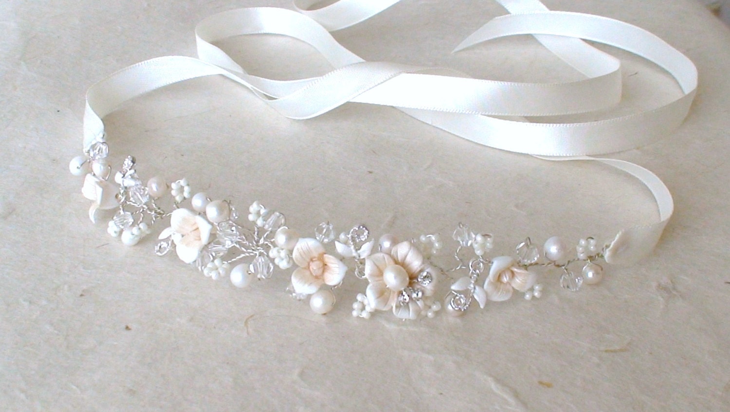 Hochzeit Stirnband. Blumenstirnband. Braut Strass Haarreif. Band Kopfschmuck Hochzeit Stirnband. Blumenstirnband. Braut Strass Haarreif. Band Kopfschmuck von ShesAccessories