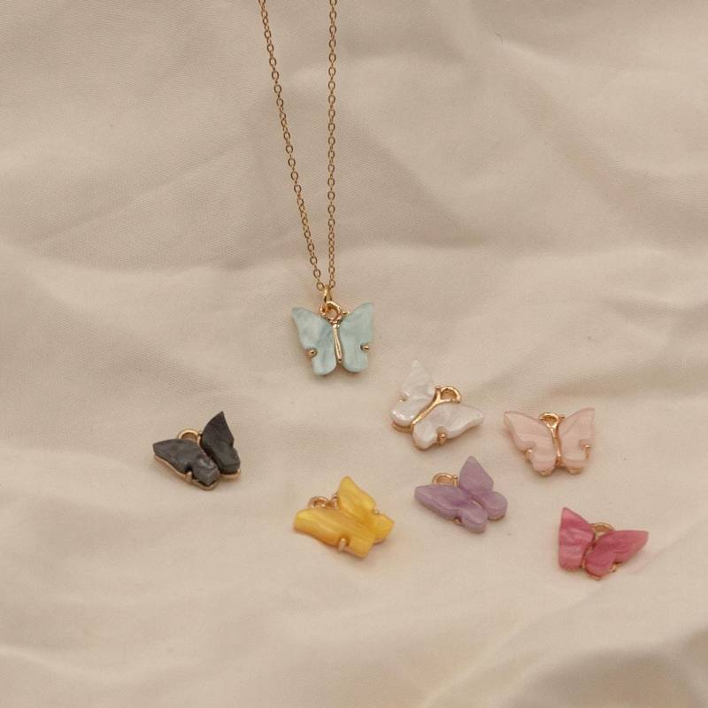 Gold Plated Butterfly Charm Necklace "Carmen" Gold Plated Butterfly Charm Necklace "Carmen" von Shesapearl