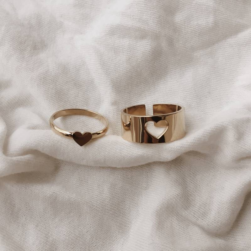 Gold Plated Heart Ring Set "Anna" von Shesapearl