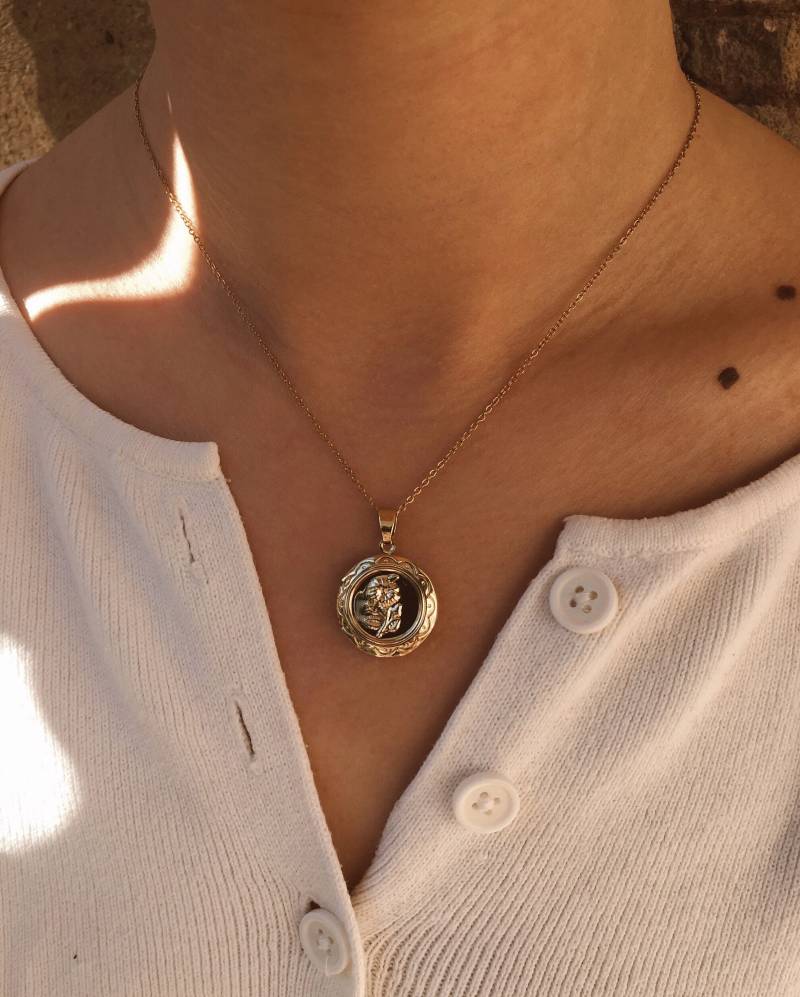 Gold Plated Locket „Josephine" Gold Plated Locket „Josephine" von Shesapearl