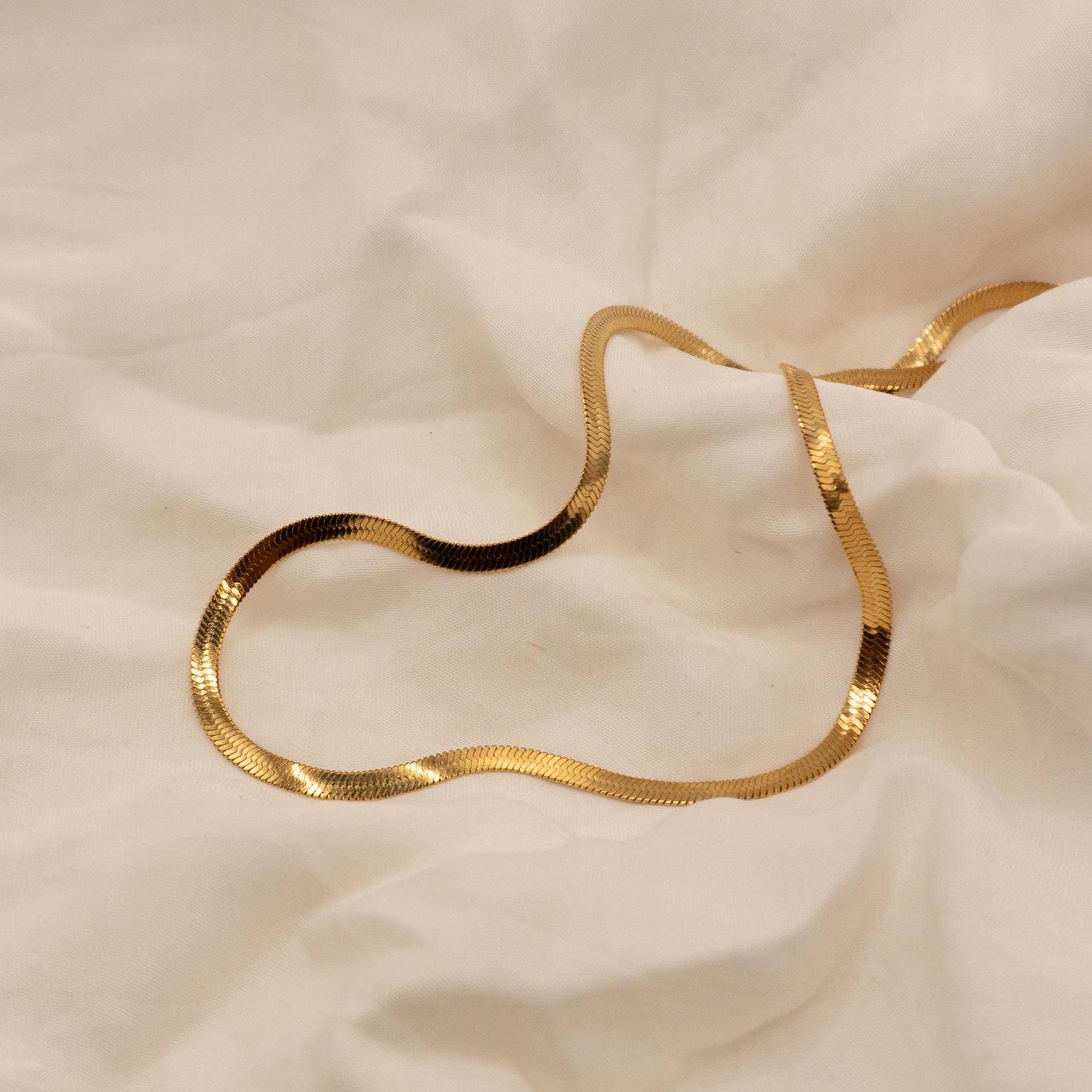 Gold Plated Waterproof Necklace "Dinah" von Shesapearl