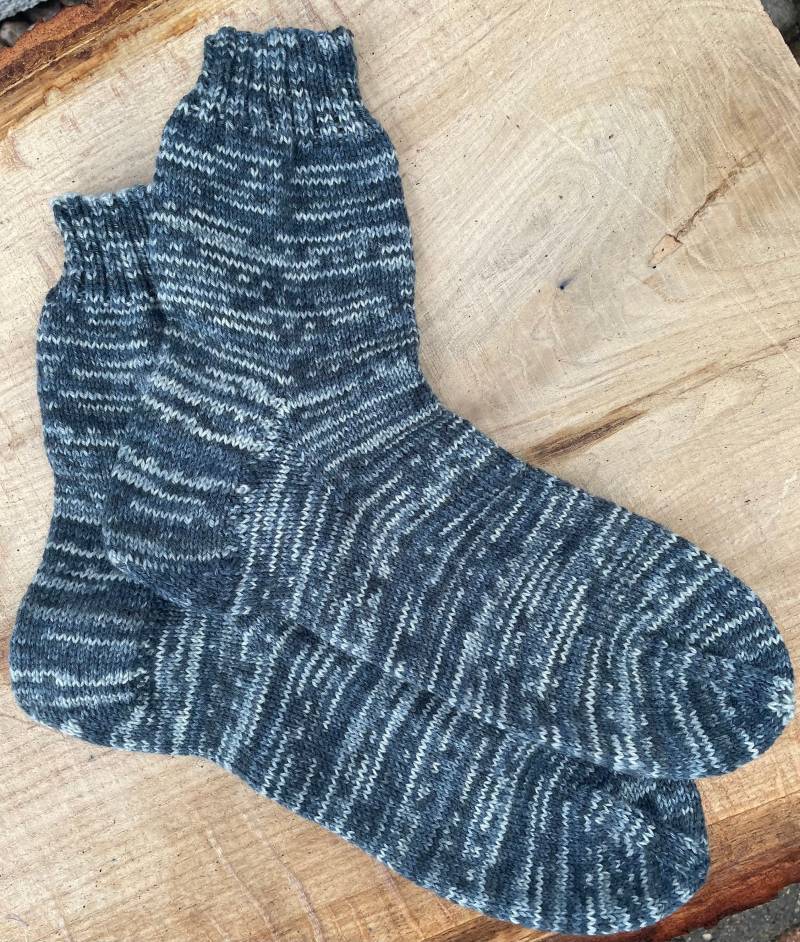 Gestrickte Socken Gr 42/43 Gestrickte Socken Gr 42/43 von Shettysheep