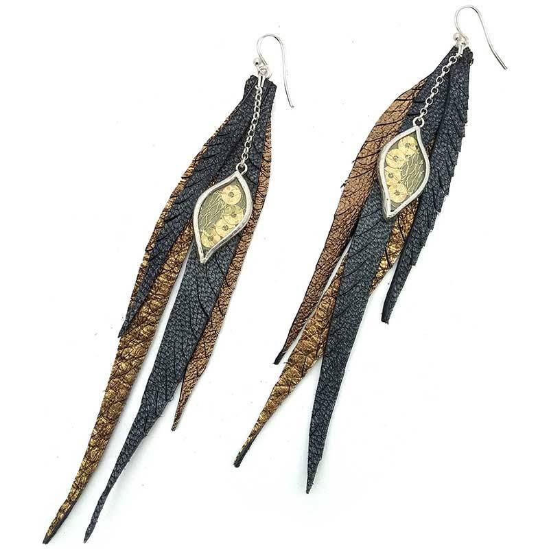 Lange Fleather Ohrringe Mit Gold Pailletten Seide Charme Und Sterling Silber von ShiStudio