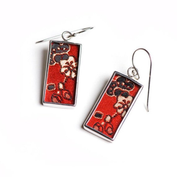 Rot Und Gold Blüte Seide Hinter Glasohrringe Von Shi Studio von ShiStudio