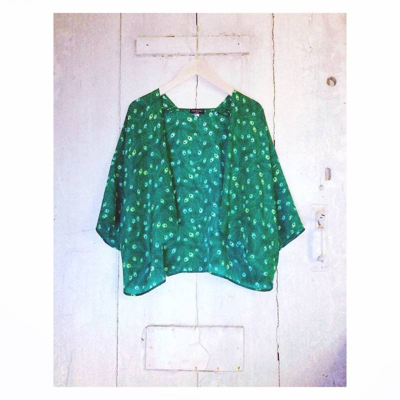 Smaragdgrün Pfau Feder Print Seide Kurze Kimono Jacke Mantel Sommer Urlaub Abend Hochzeit Festival Herren Damen von ShiboriLondon