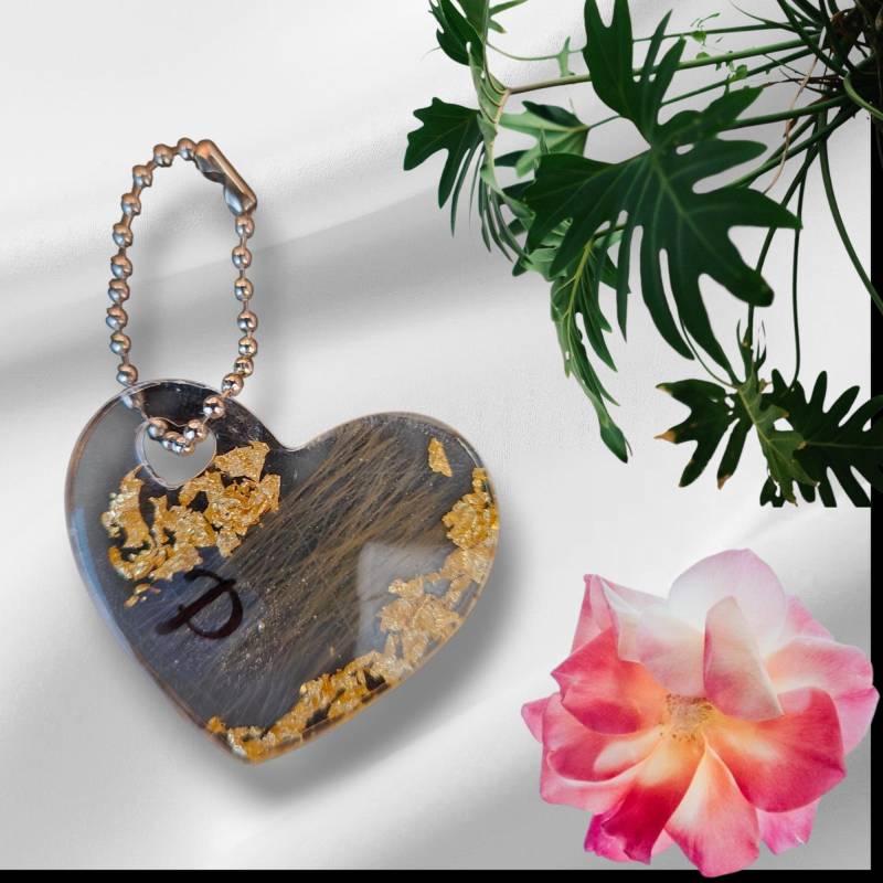 Handgemachter Herz-Schlüsselanhänger Aus Epoxidharz - Personalisierte Erinnerung Mit Fell Vom Eigenen Haustier von ShineCraftbyMichi