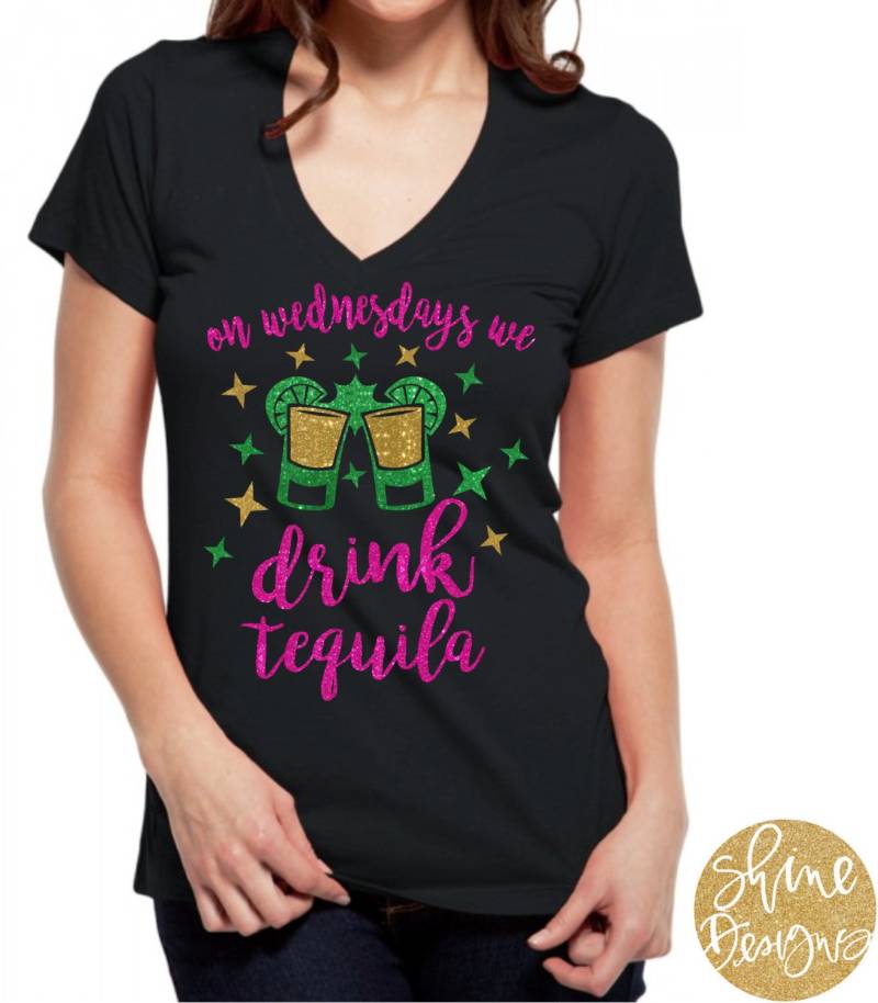 Mitwochs Trinken Wir Tequila Glitzer Shirt von ShineDesignsTees