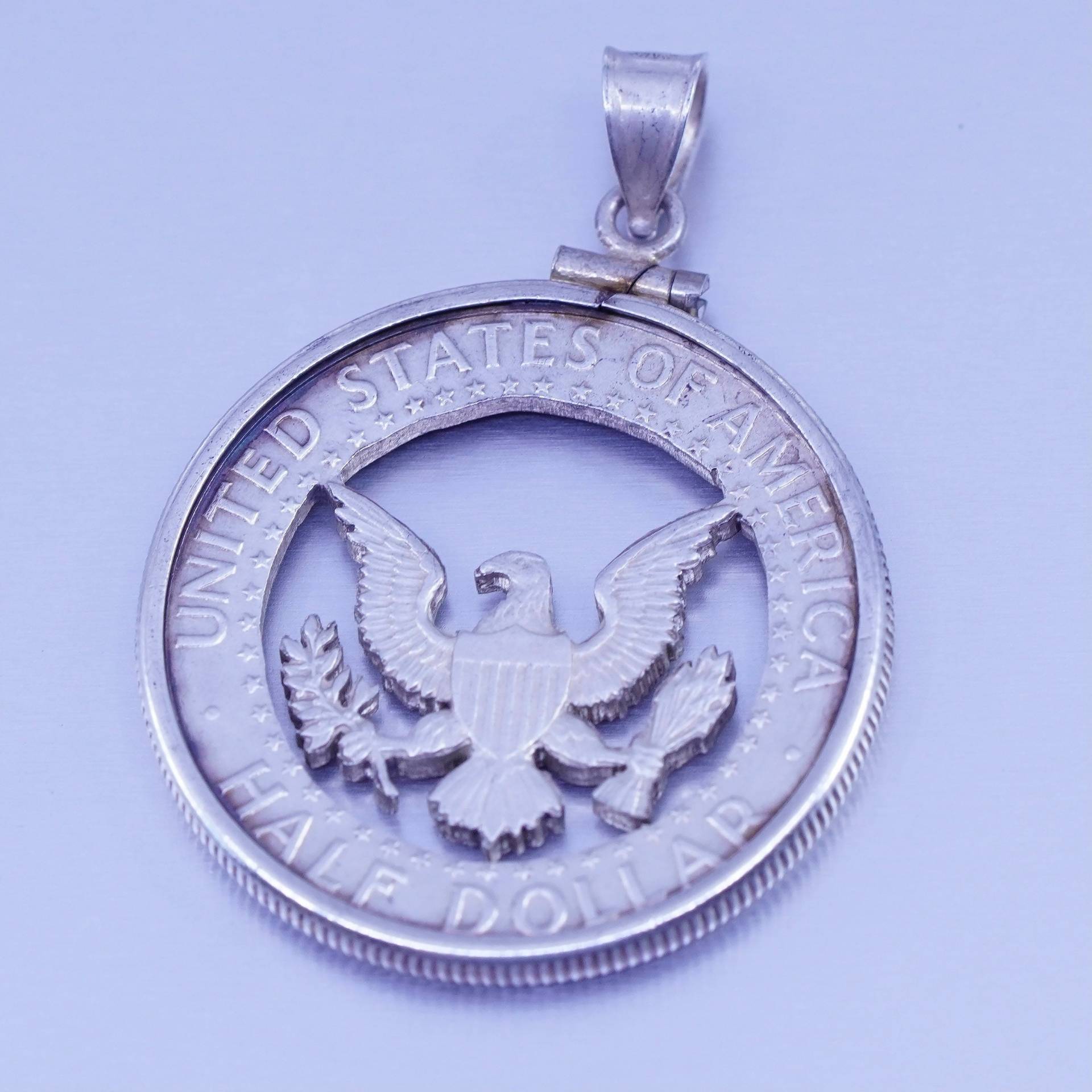 Antik 1964 Sterling 925 Silber Halb Dollar Münze Anhänger Mit Adler Ausgeschnitten. Gestempeltes Sterlingsilber von ShineOnceMore