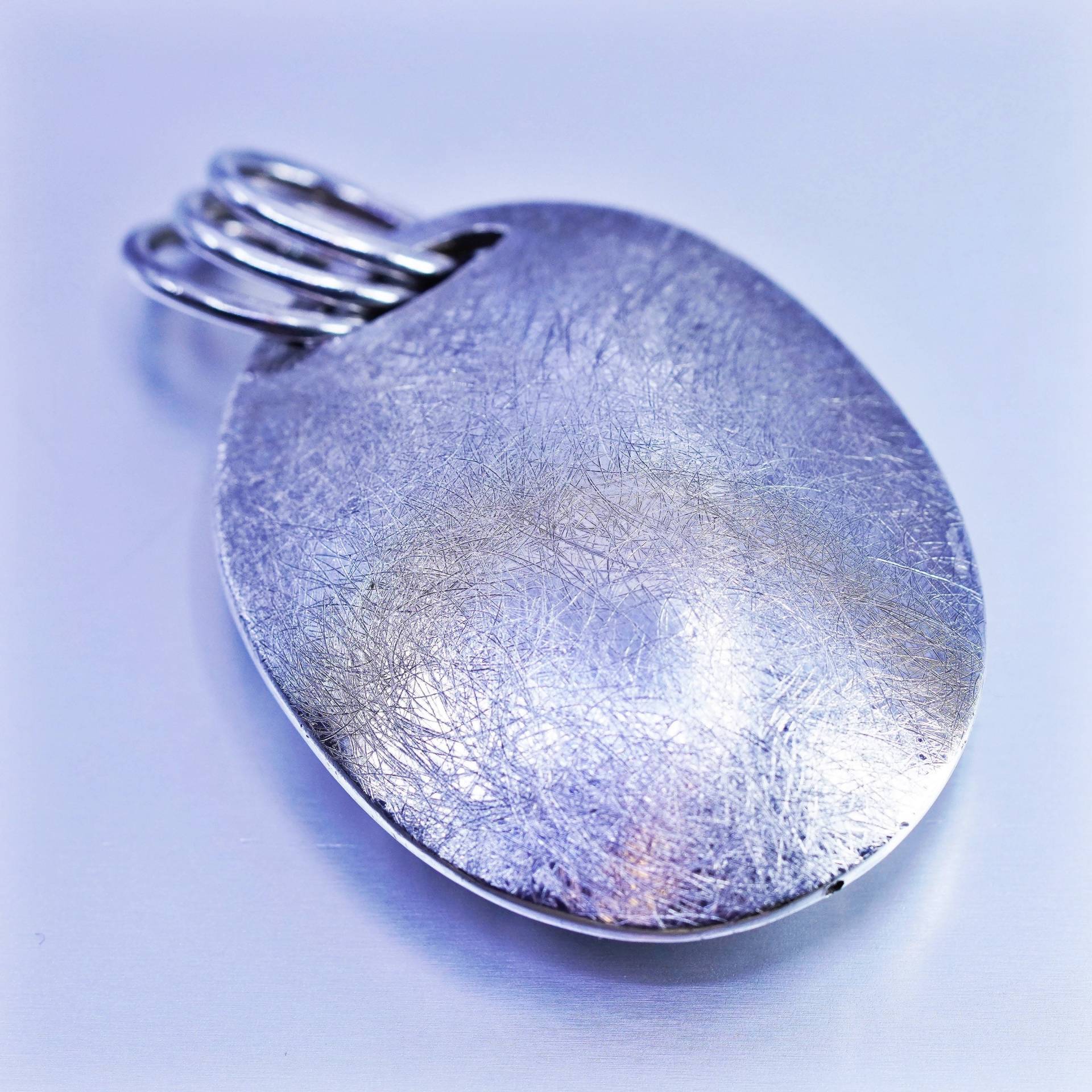 Vintage Sterling 925 Silber Handgefertigt Riesiger Matt Ovaler Anhänger, Silber Geprüft von ShineOnceMore