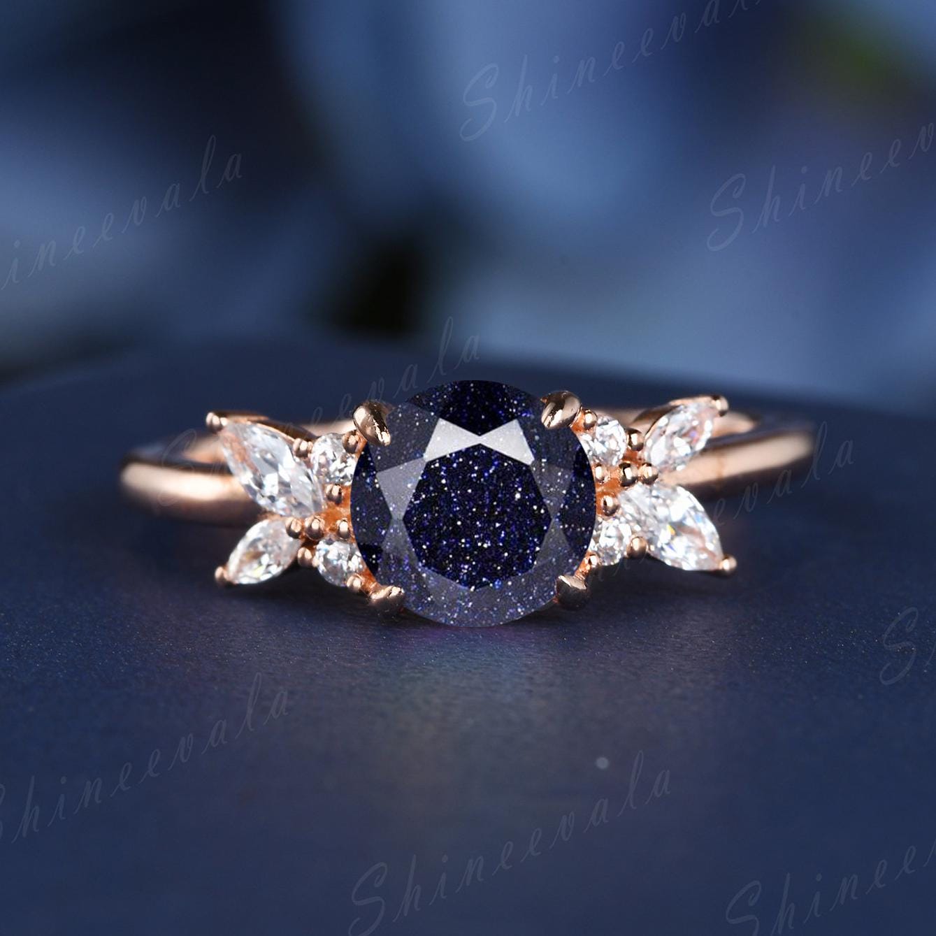 14K Roségold Blau Galaxie Sandstein Ring Rundschliff Edelstein Versprechen Diamant Cluster Verlobungsring Silber Moissanit Floral von Shineevala