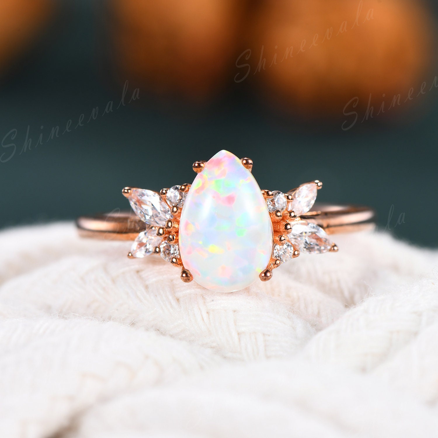 Birnenförmiger Opal Verlobungsring, 925 Sterling Silber Ring, Einzigartiger Edelstein Oktober Birthstone Schmuck, Cluster Ehering von Shineevala