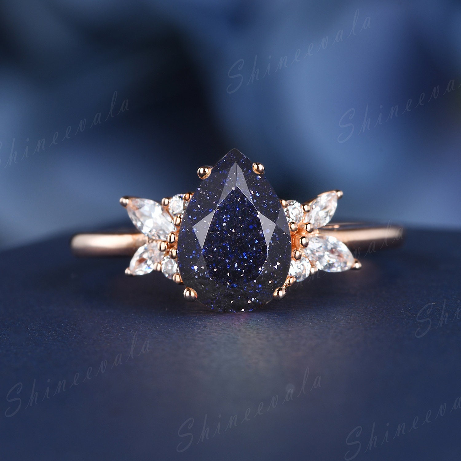 Blauer Sandstein Ring, Sterling Silber Moissanit Ehering, Tropfen Galaxy Edelstein Marquise Diamant von Shineevala