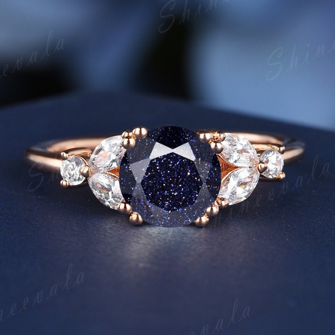 Blauer Sandstein Rose Gold Verlobungsring Galaxy Silber Vintage Art Deco Moissanit Eternity Ring Jubiläumsring Geschenk von Shineevala